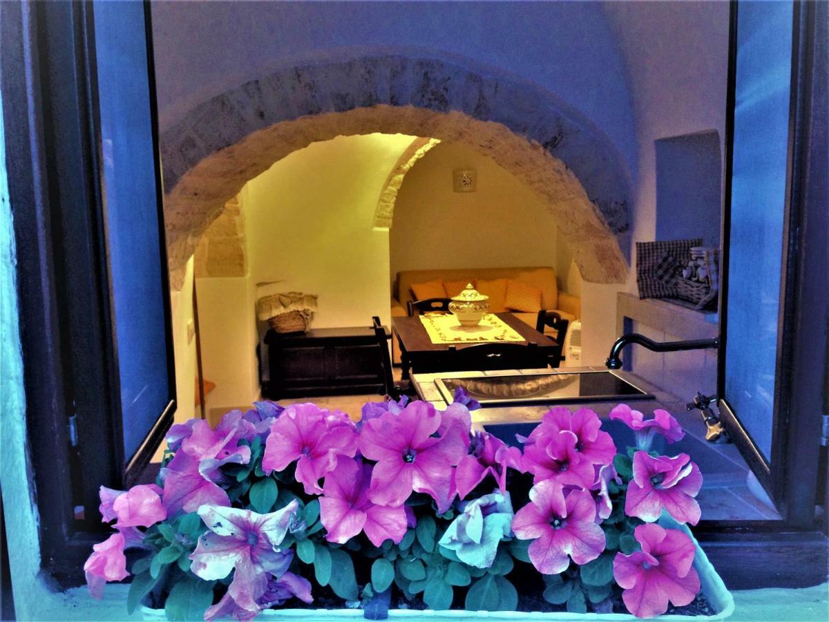 Trullo "Vicolo Fiorito" Βίλα Αλμπερομπέλο Εξωτερικό φωτογραφία
